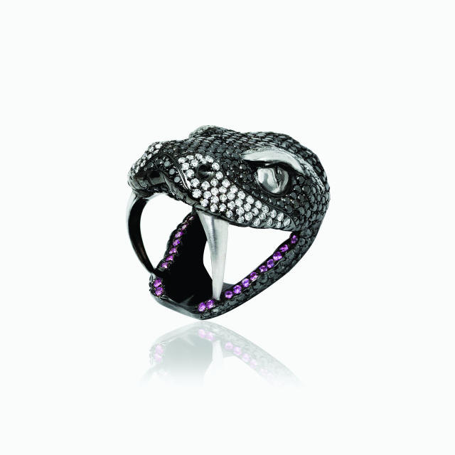 The Serpent'S Head Ring
