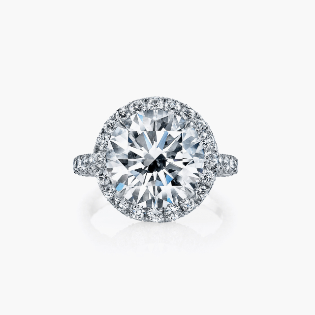 Round Brilliant Engagement Ring